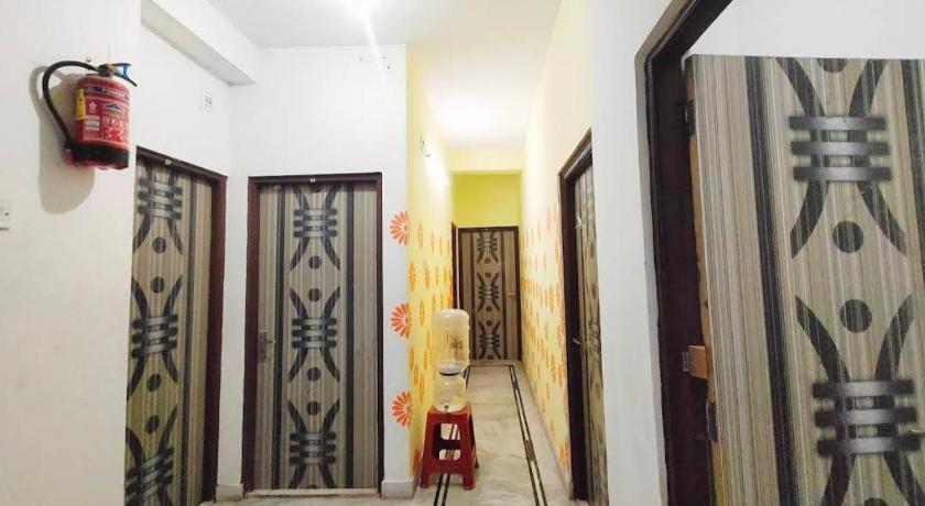 כלכותה Amar Priya Guest House מראה חיצוני תמונה
